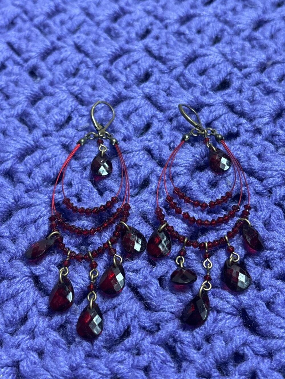 Unsigned Avon Red Plastic Teardrop Beaded Wire Hoop Earrings 4 inches
